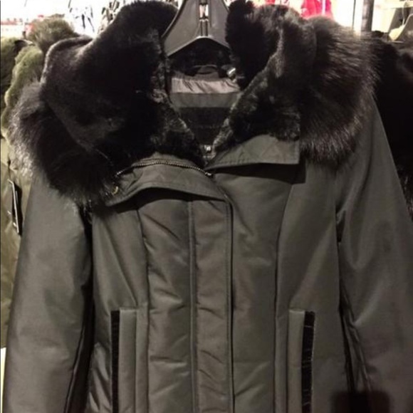 Dawn Levy Luka Black Fitted Parka with Velvet & Fur Trim - Picture 13 of 16